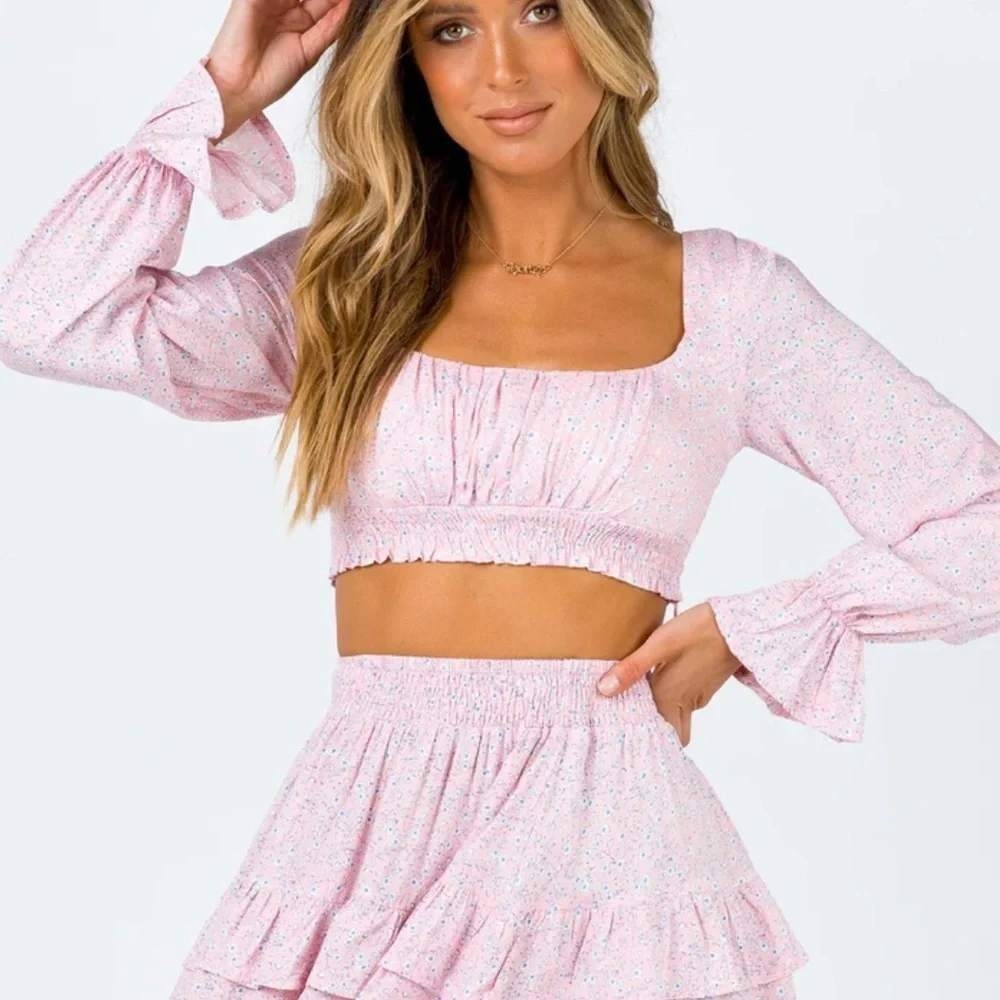 Princess Polly Pink Floral Smocked Crop Top Long Sleeve Ruffle Cuff Size 4 Boho